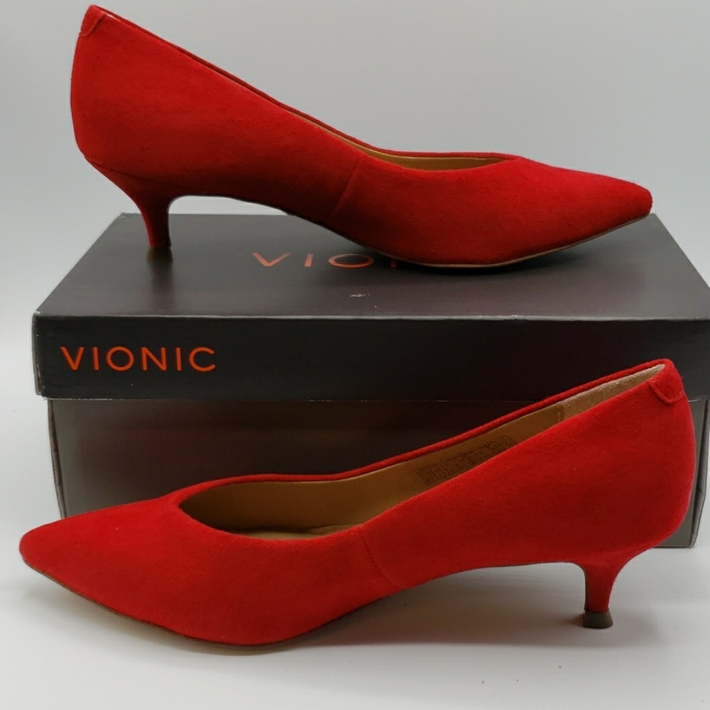 BRAND NEW Vionic Kit Josie kitten heel in RED SUEDE Size 6